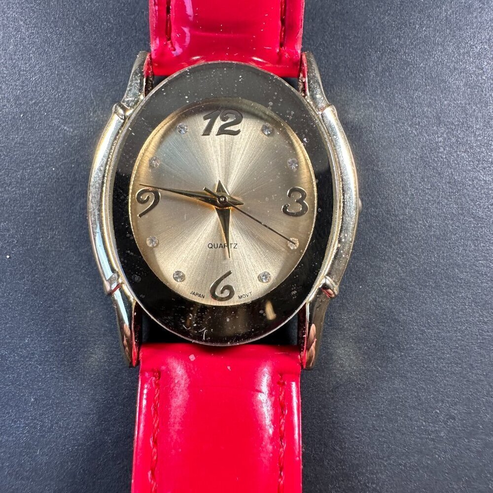 VTG WOMANS BWC AVON WATCH, RED BAND, QUARTZ,